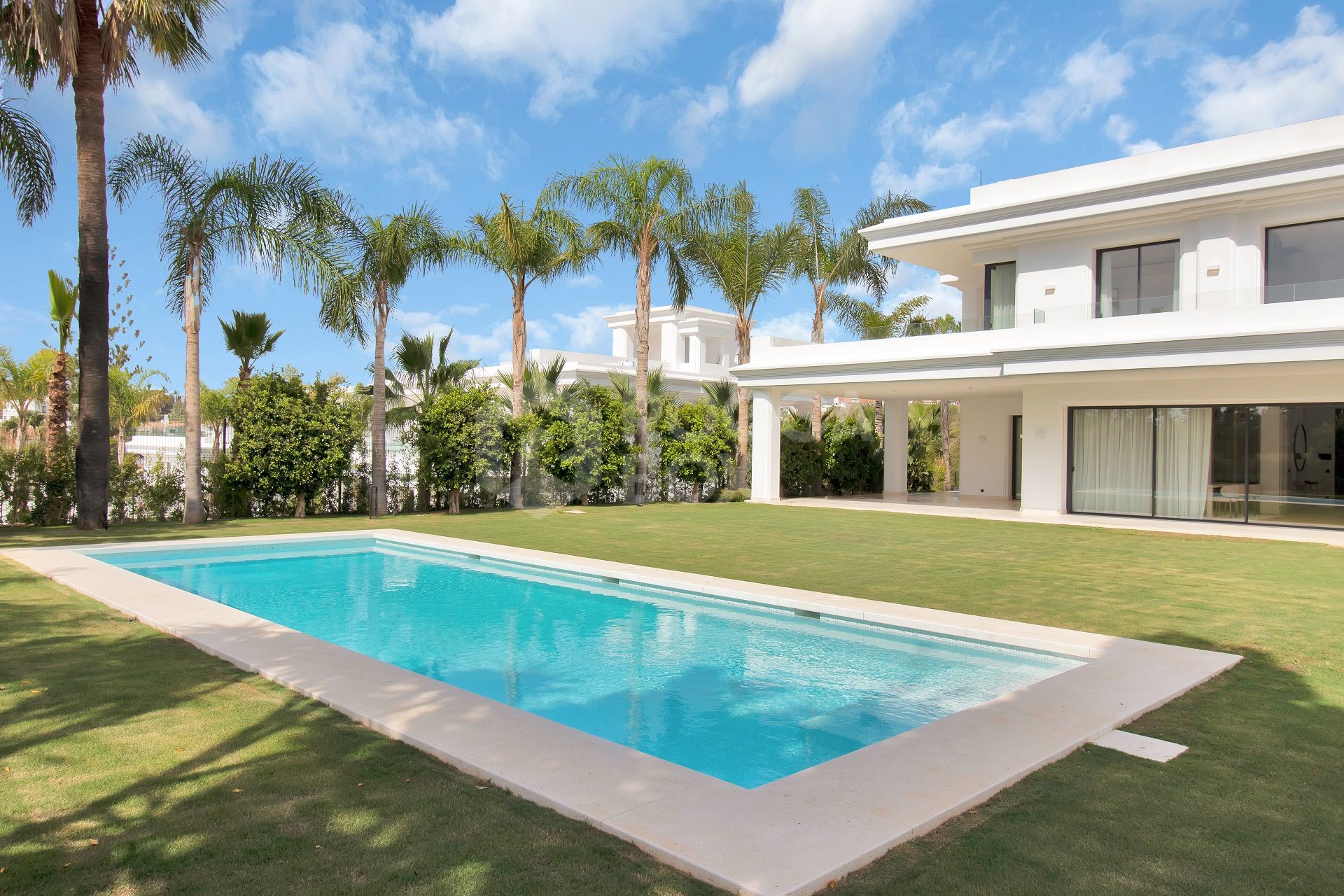 EXCLUSIVE DETACHED VILLAS IN LOMAS DE MARBELLA CLUB