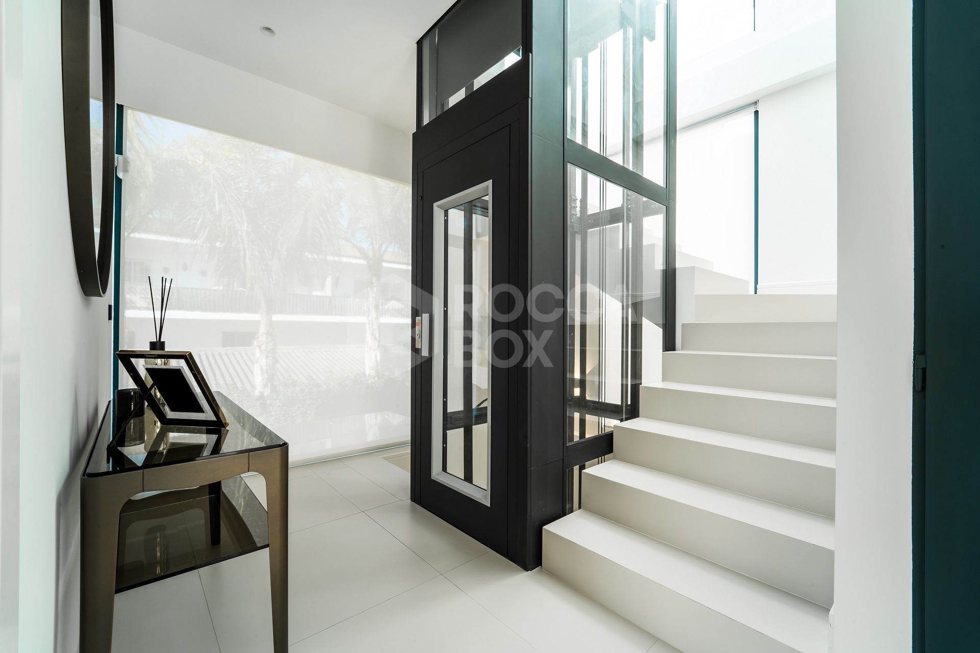 Modern Villa located in Rio Verde, Golden Mile, 100 m from the beach
