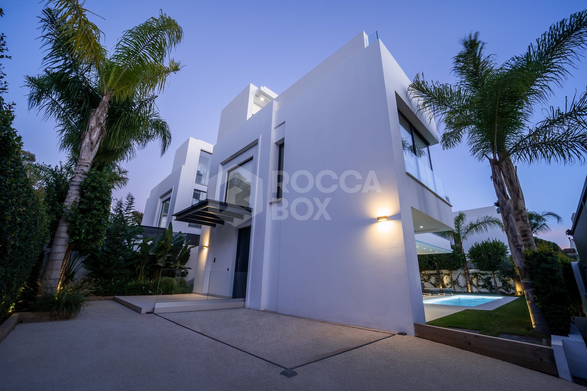 Modern Villa located in Rio Verde, Golden Mile, 100 m from the beach