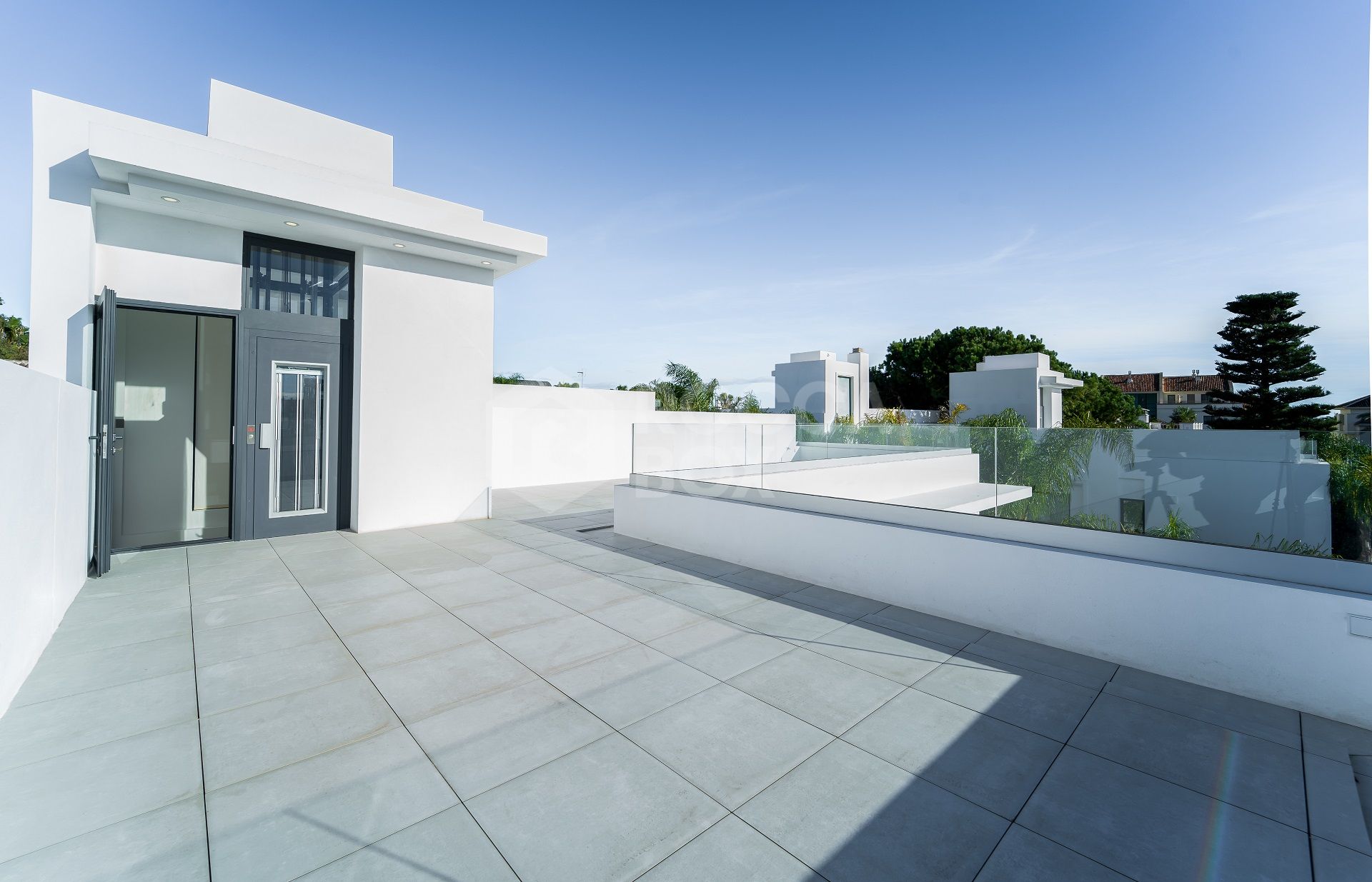 Modern Villa located in Rio Verde, Golden Mile, 100 m from the beach