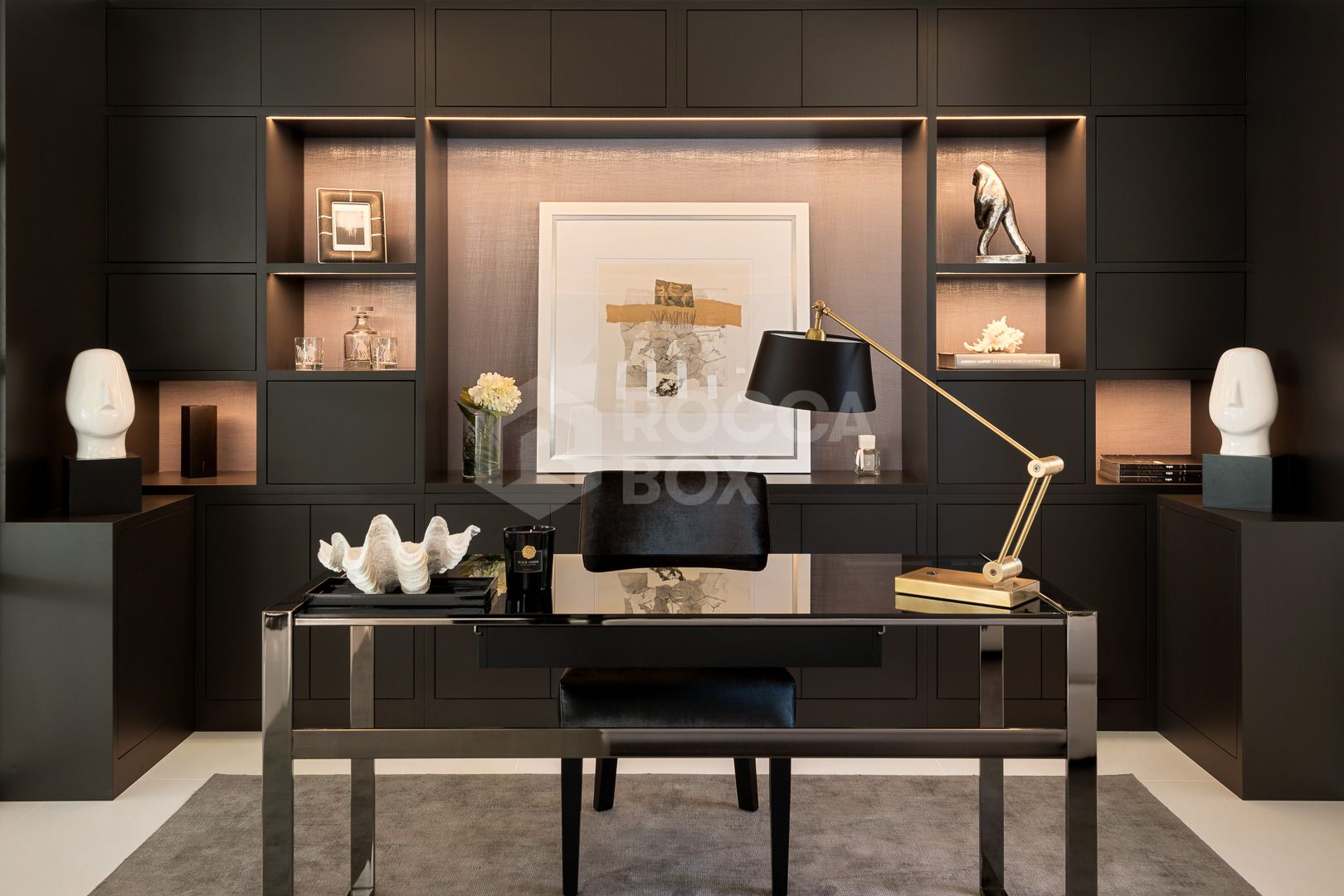 Exceptional villa front line to Los Naranjos Golf