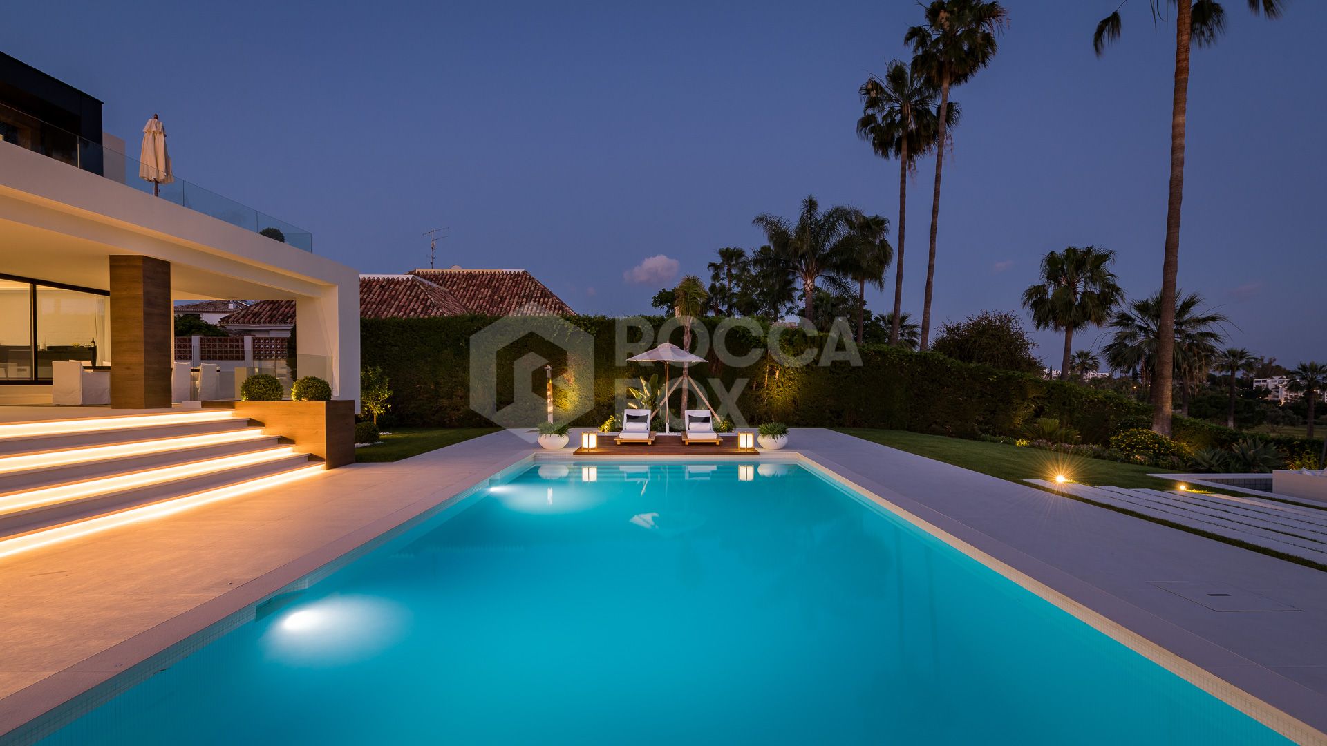 Exceptional villa front line to Los Naranjos Golf