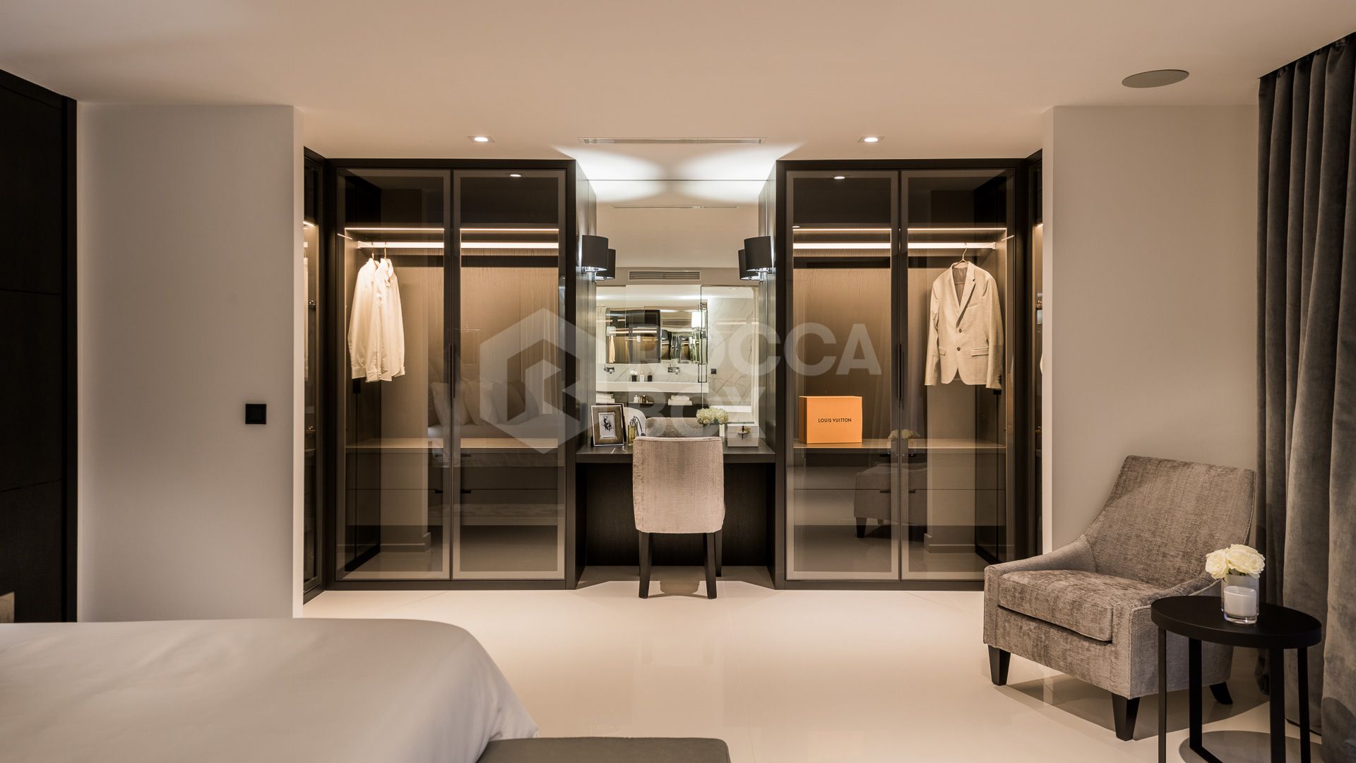 Exceptional villa front line to Los Naranjos Golf