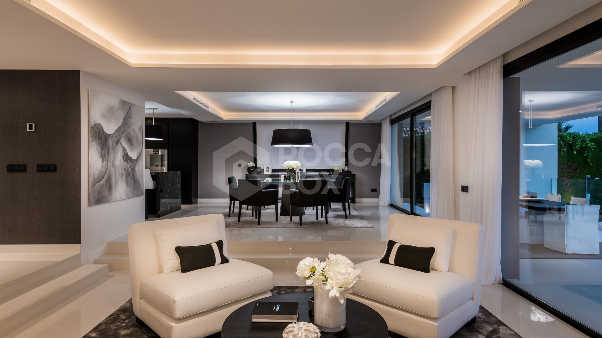 Exceptional villa front line to Los Naranjos Golf