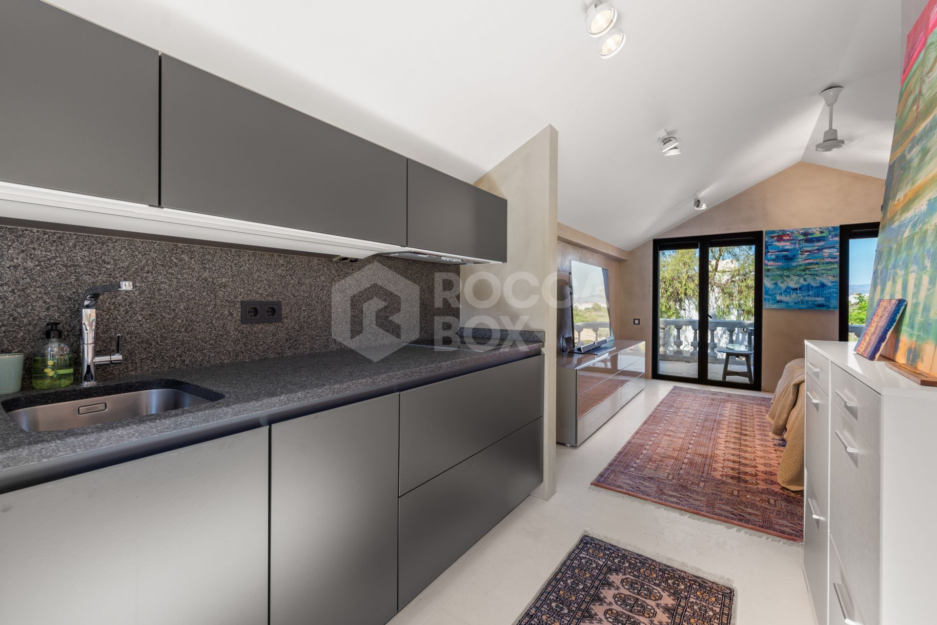 Exquisite villa fully renovated to high standards set on an extensive plot in Río Real, East Marbella