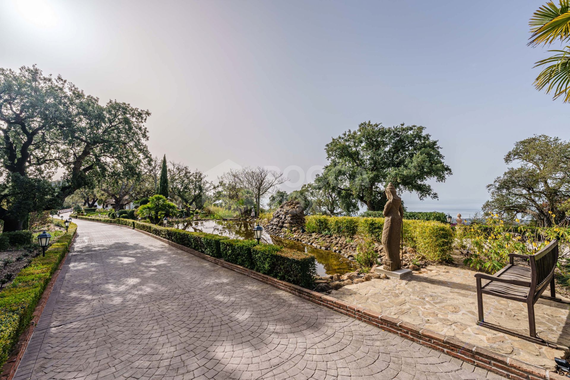 Astonishing country estate with sea views in La Mairena