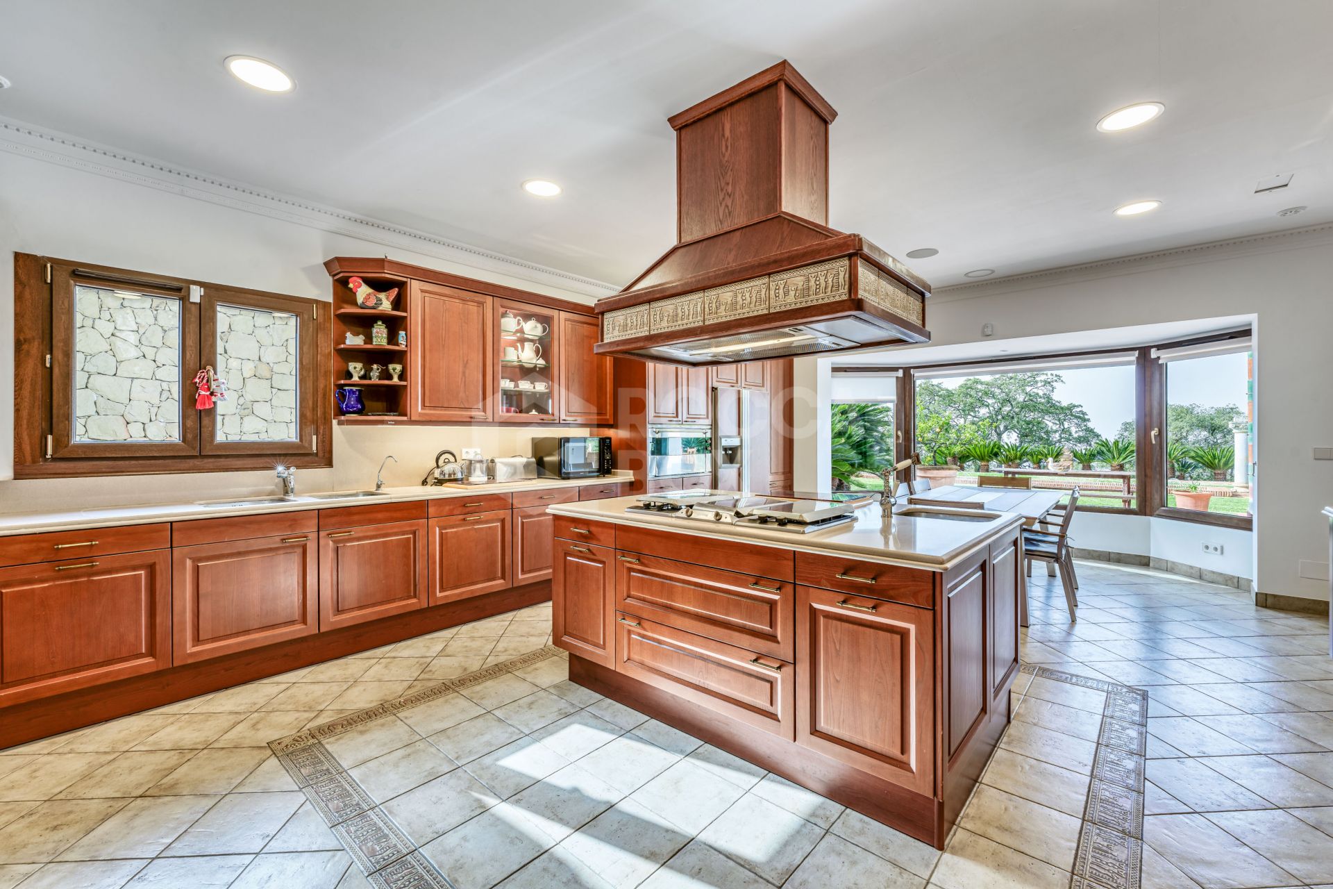 Astonishing country estate with sea views in La Mairena