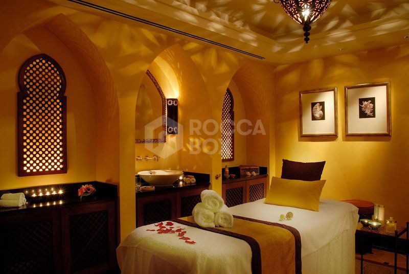 Spacious frontline golf townhouse in Las Encinas, La Quinta, Benahavís