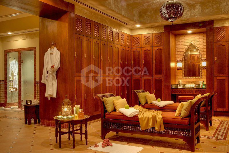 Spacious frontline golf townhouse in Las Encinas, La Quinta, Benahavís