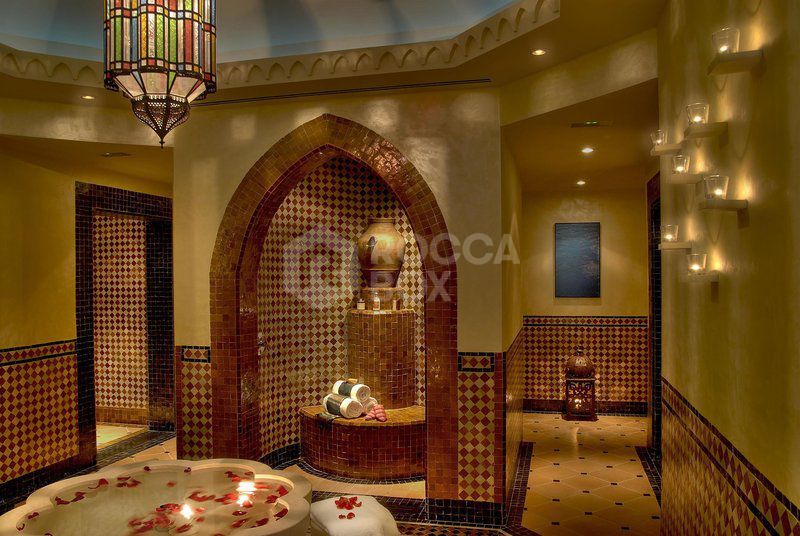 Spacious frontline golf townhouse in Las Encinas, La Quinta, Benahavís