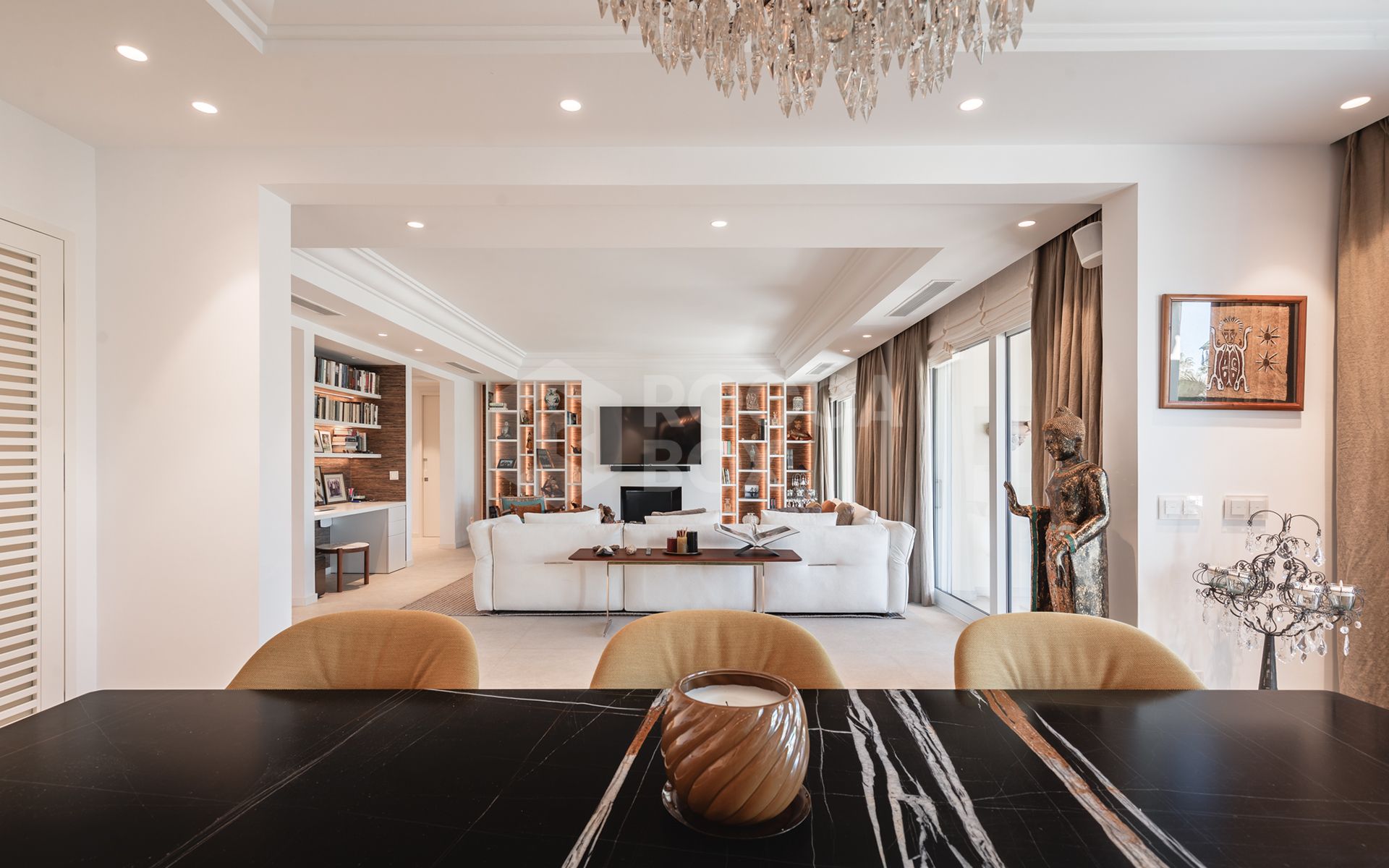 Exquisitely renovated, spacious duplex penthouse in Las Alamandas, Nueva Andalucía