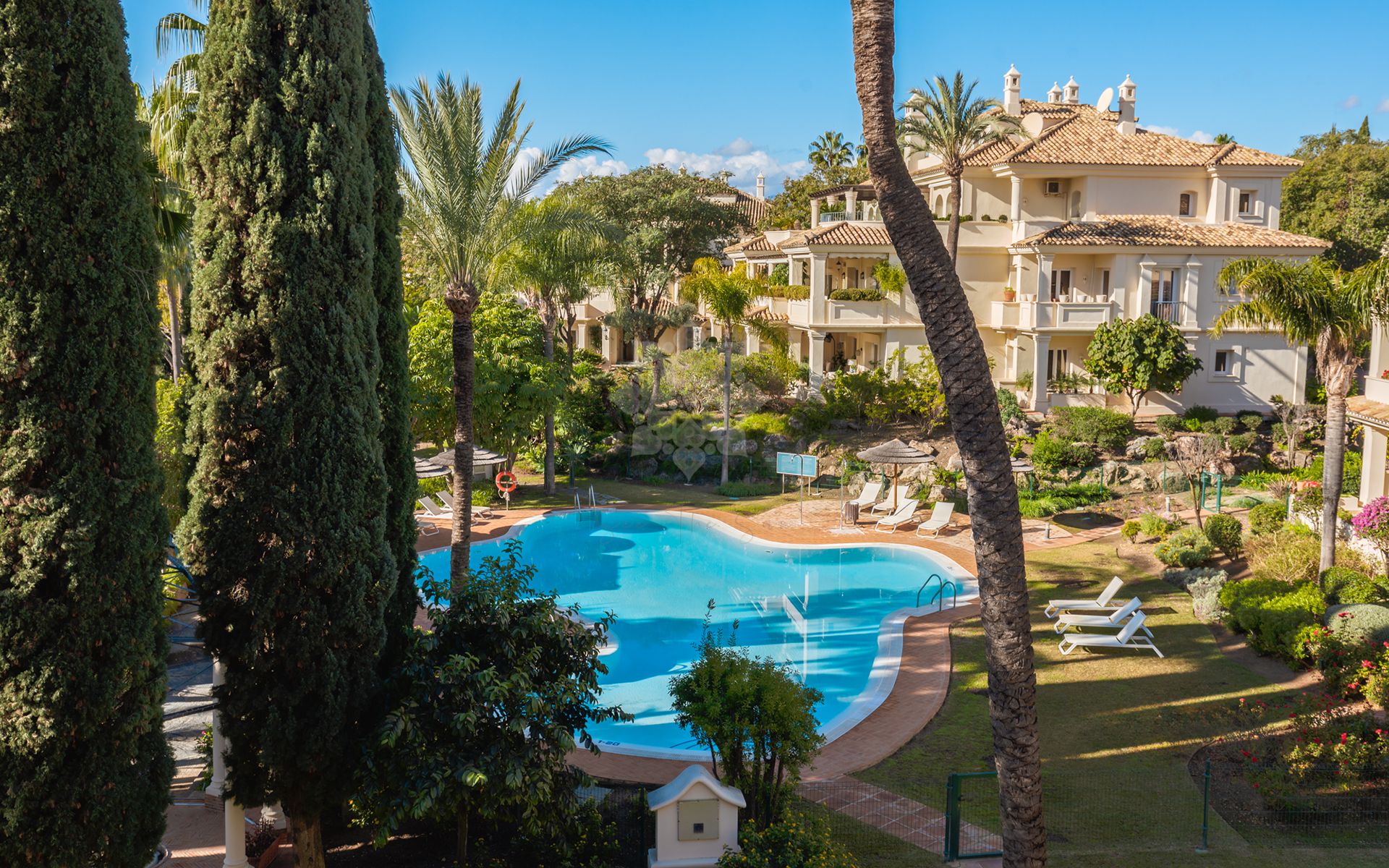 Duplex Penthouse in Las Alamandas, Marbella