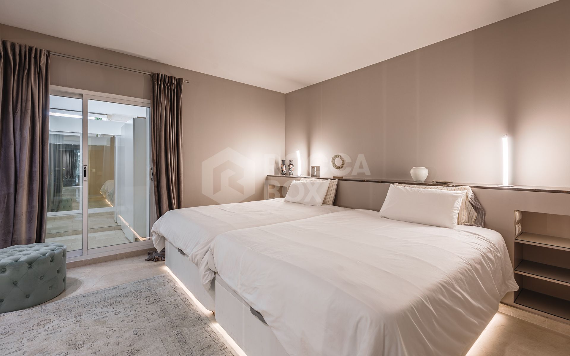 Stylish ground-floor apartment in Las Lomas del Marbella Club, on Marbella's Golden Mile