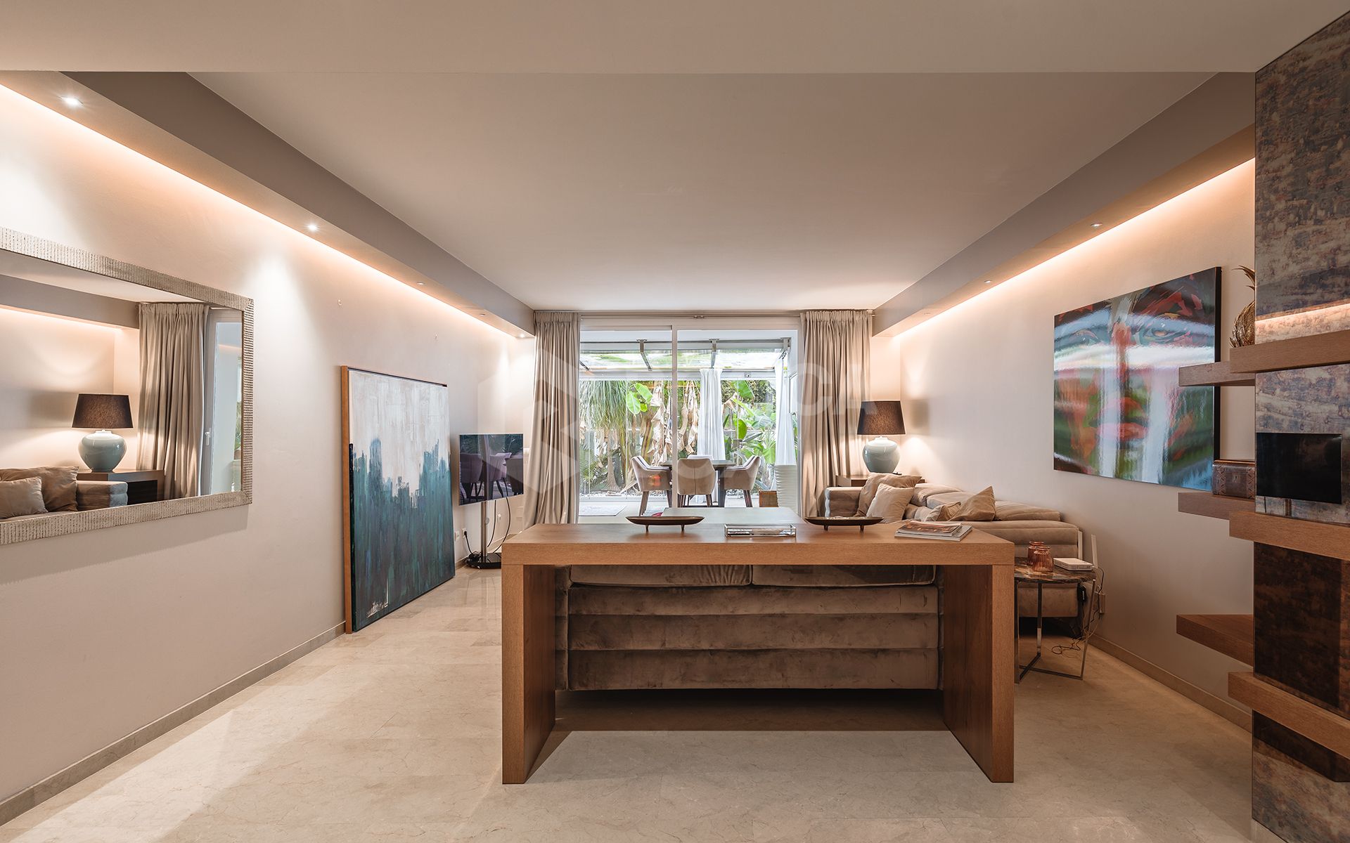 Stylish ground-floor apartment in Las Lomas del Marbella Club, on Marbella's Golden Mile