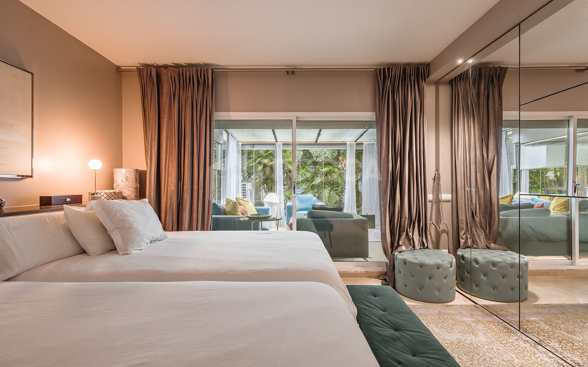 Stylish ground-floor apartment in Las Lomas del Marbella Club, on Marbella's Golden Mile