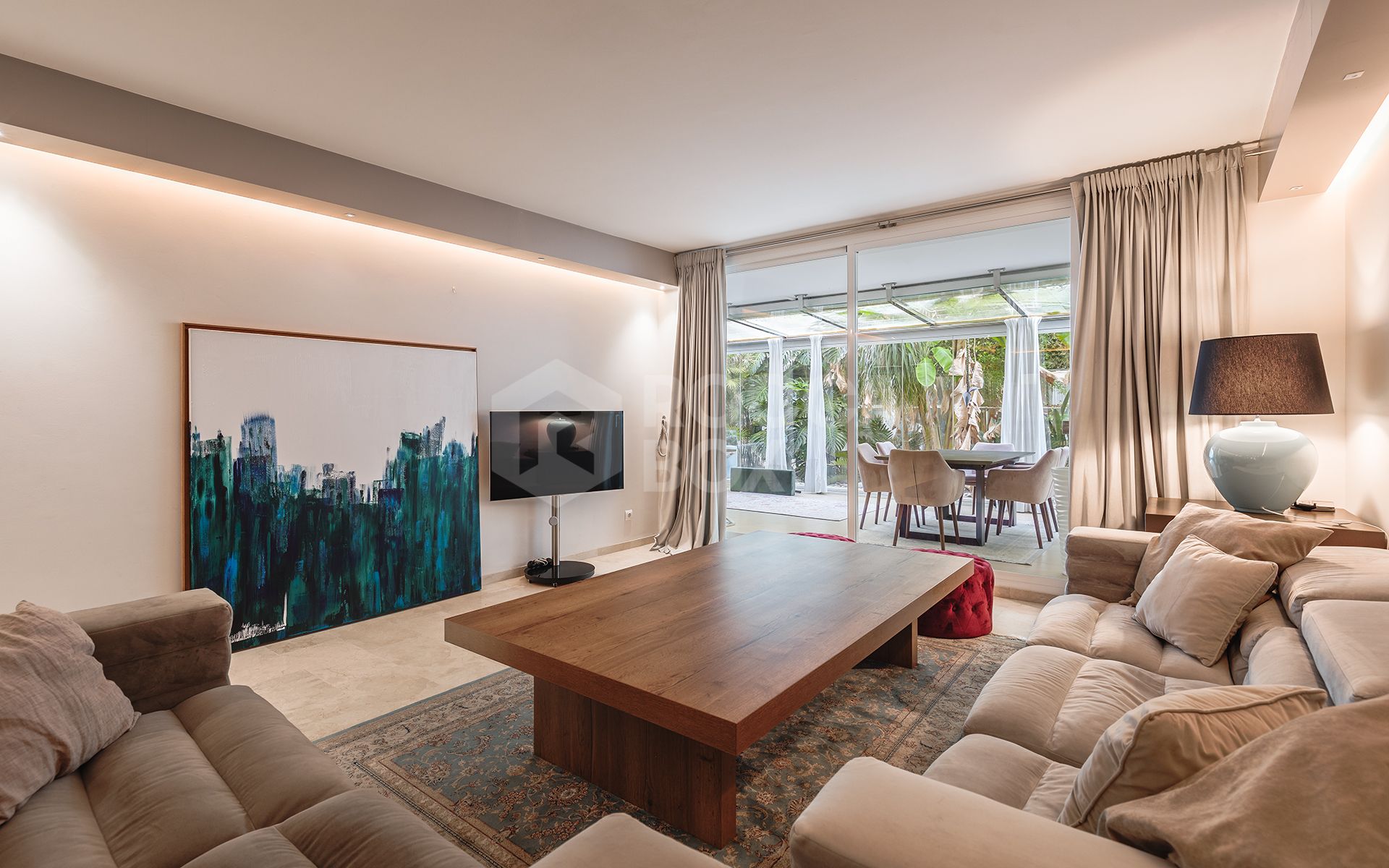 Stylish ground-floor apartment in Las Lomas del Marbella Club, on Marbella's Golden Mile