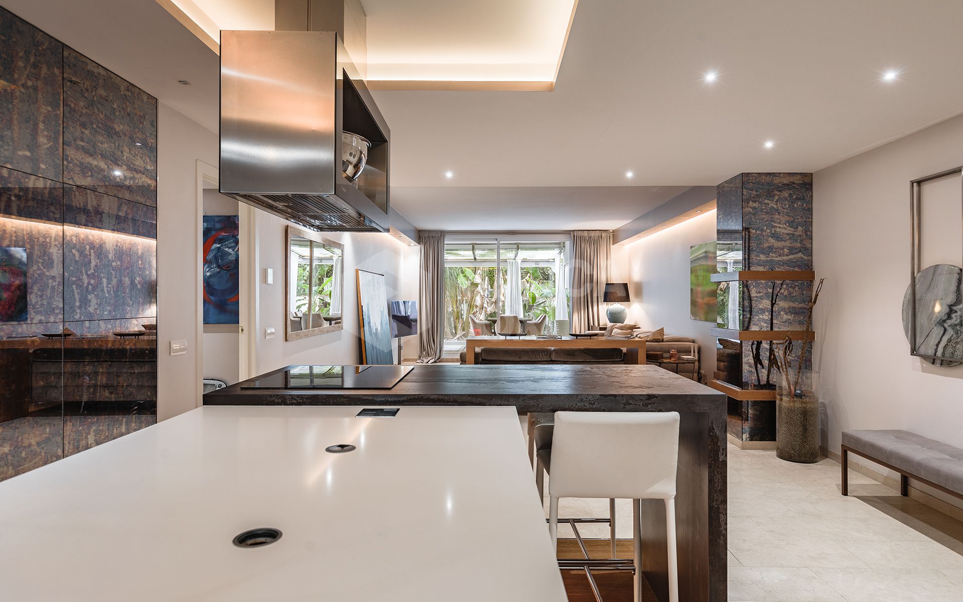 Stylish ground-floor apartment in Las Lomas del Marbella Club, on Marbella's Golden Mile