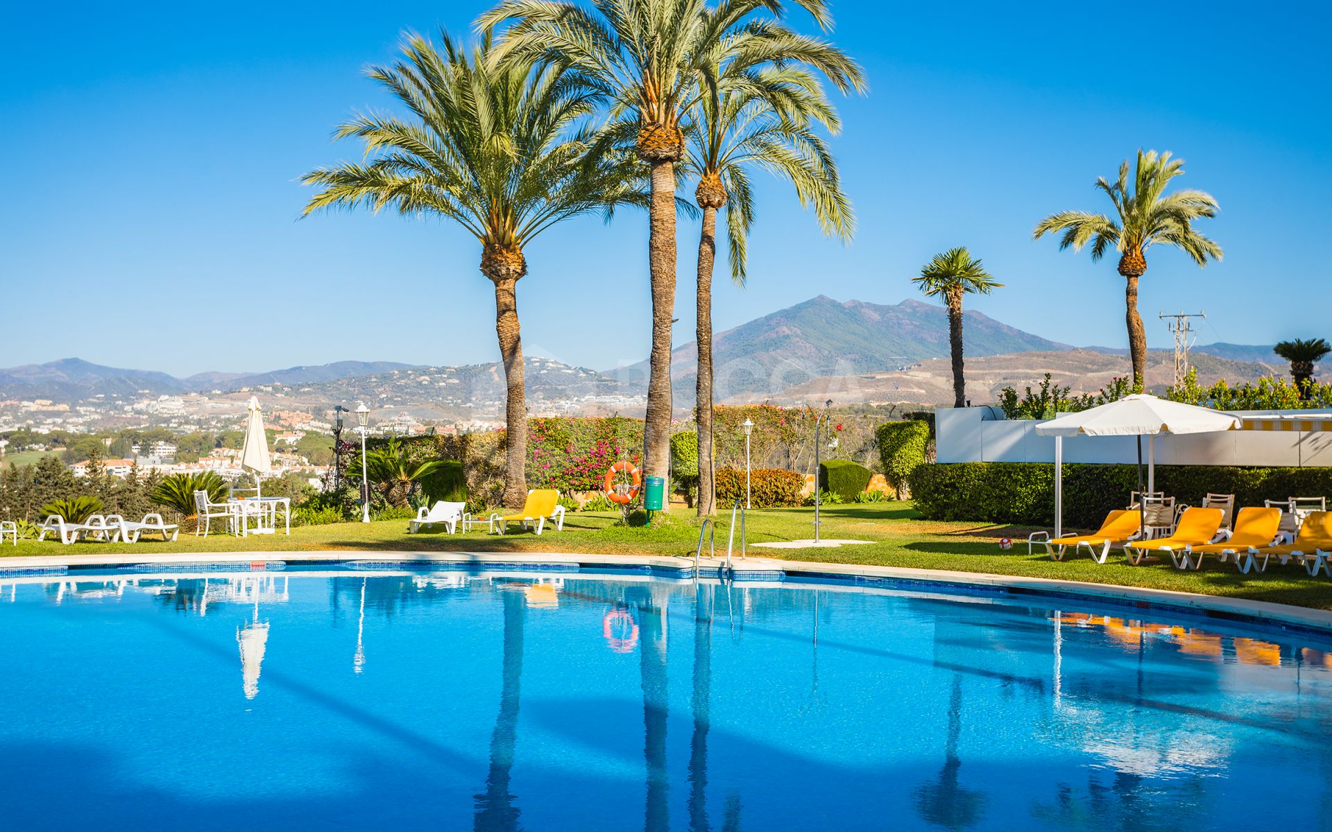 Stylish ground-floor apartment in Las Lomas del Marbella Club, on Marbella's Golden Mile