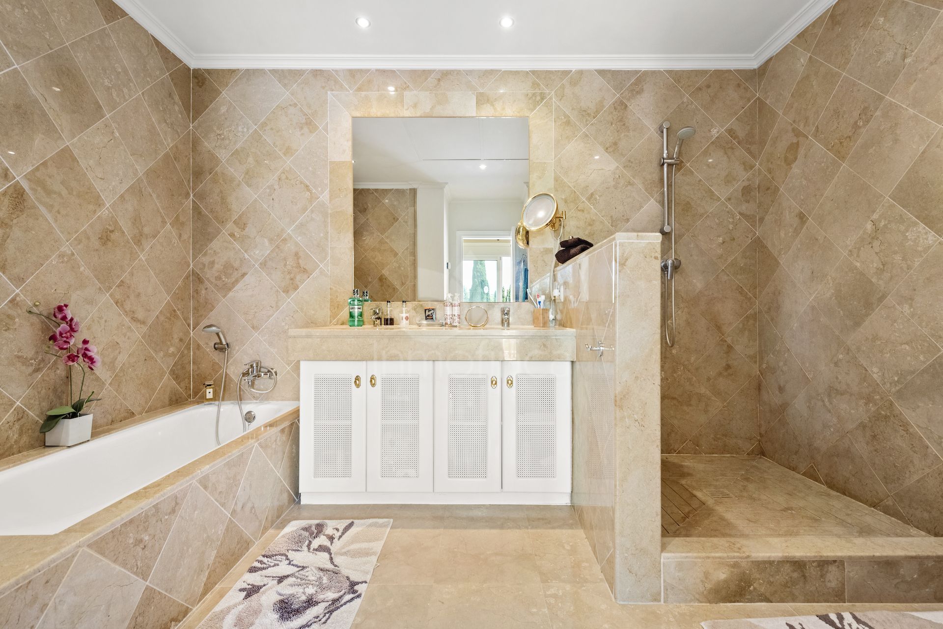 Ground Floor Apartment in Los Flamingos, Benahavis