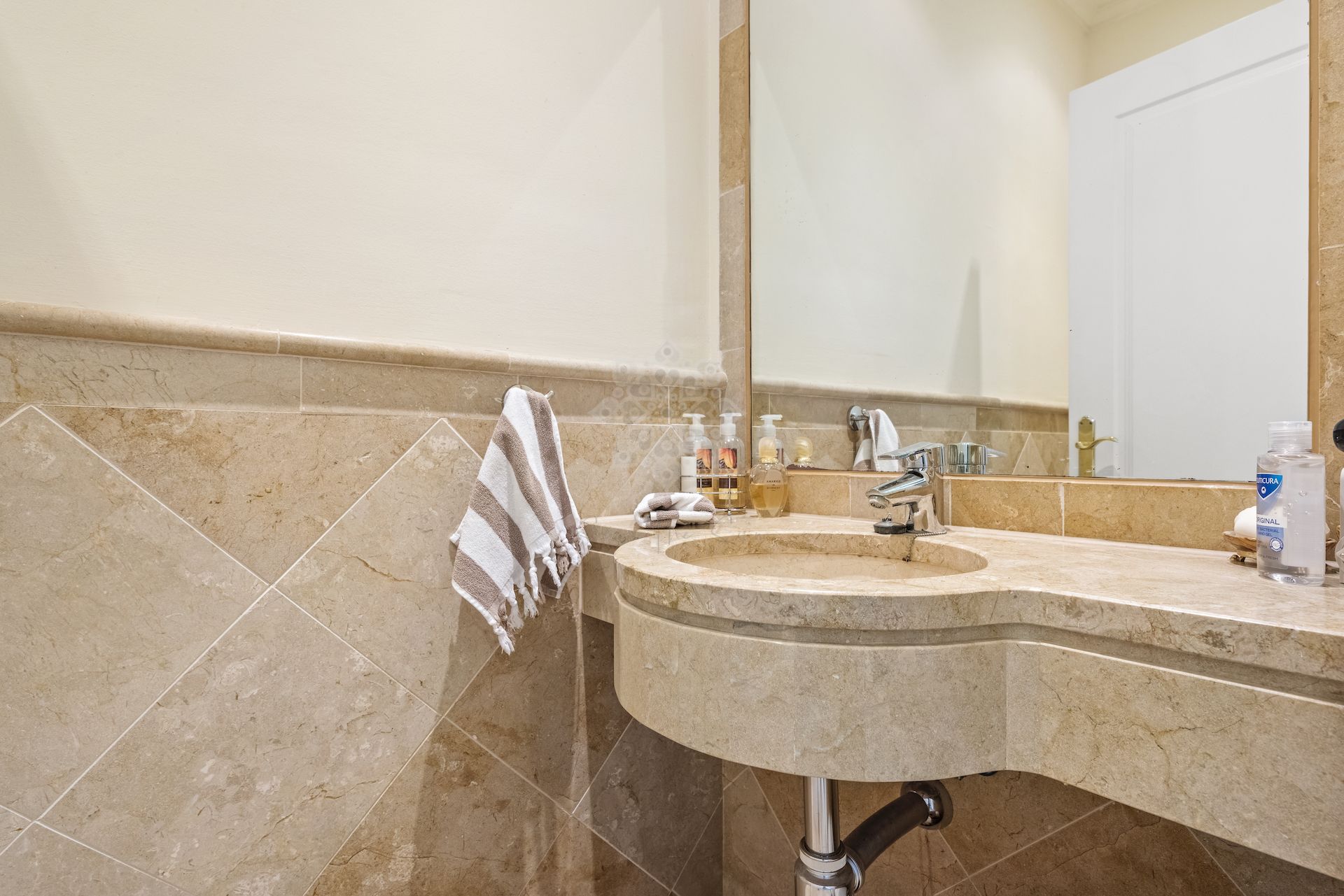 Apartamento Planta Baja en Los Flamingos, Benahavis