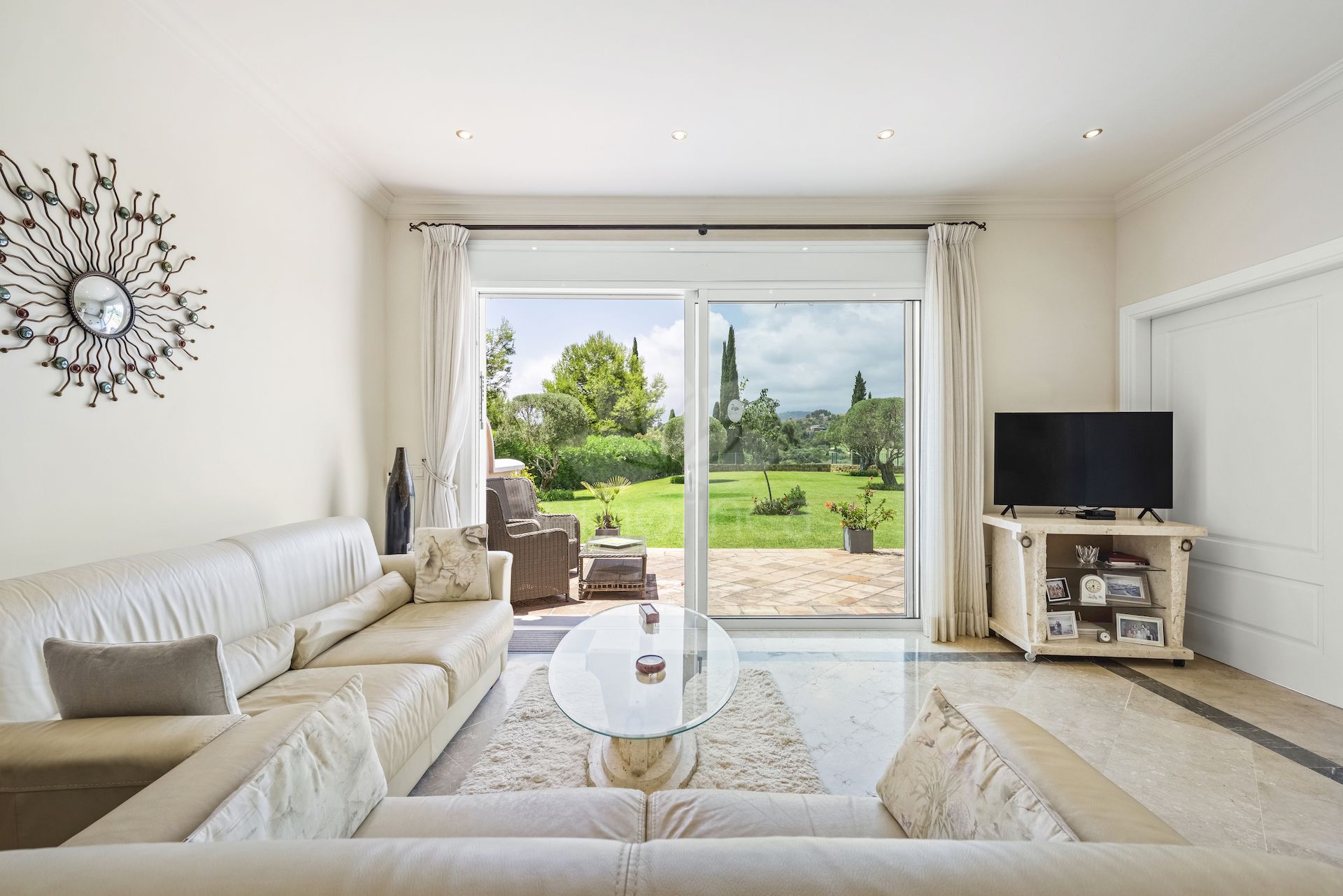 Ground Floor Apartment in Los Flamingos, Benahavis