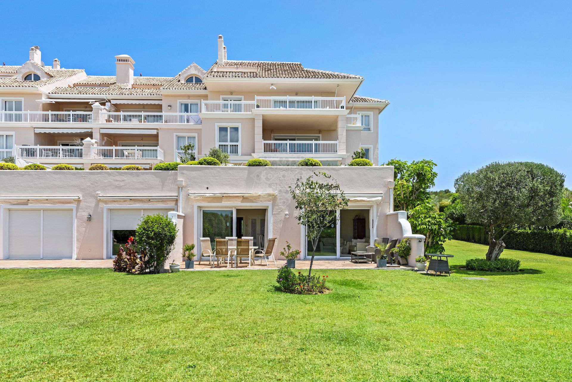 Apartamento Planta Baja en Los Flamingos, Benahavis