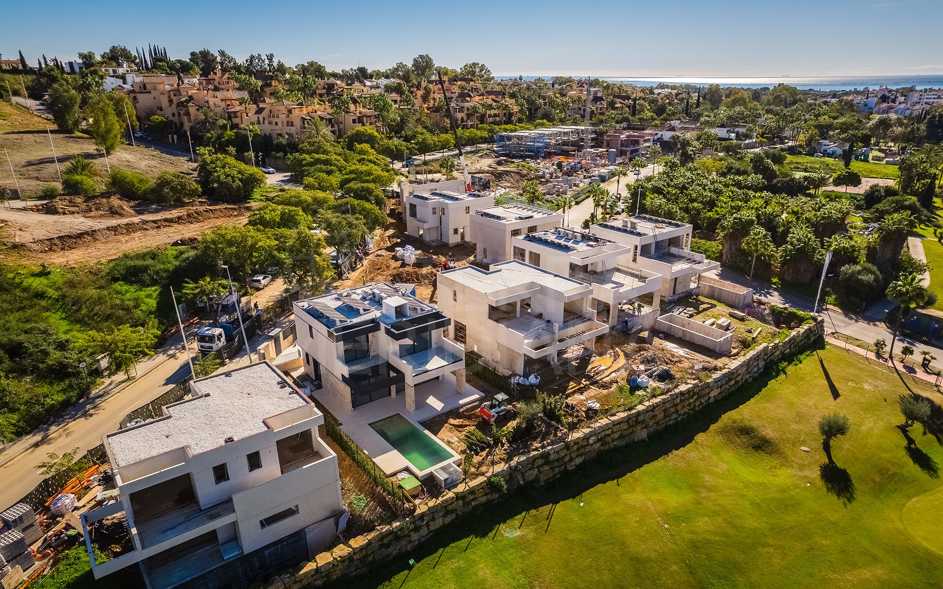 Villa in New Golden Mile, Estepona