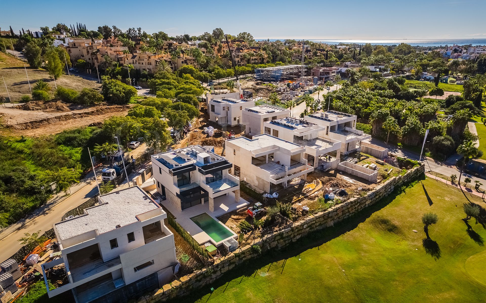 Villa in New Golden Mile, Estepona