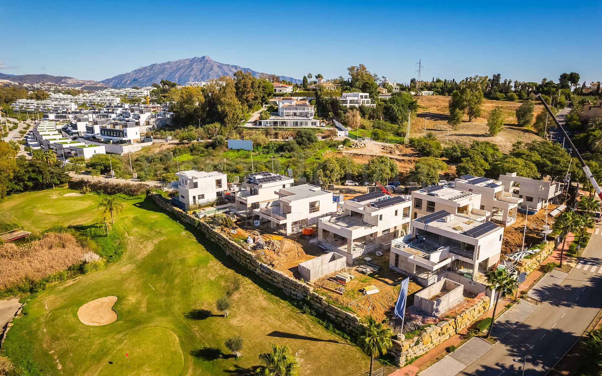 Villa in New Golden Mile, Estepona