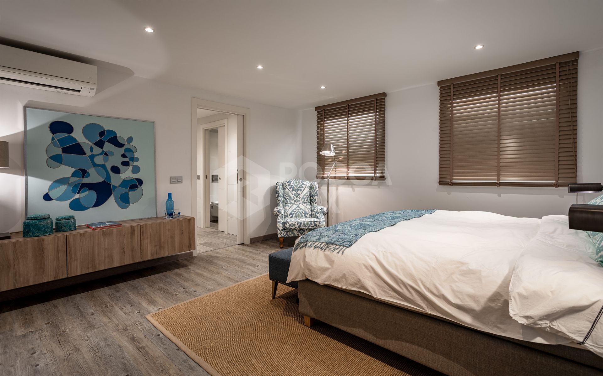 Fantastic villa with panoramic sea views walking distance to amenities in Nueva Andalucia