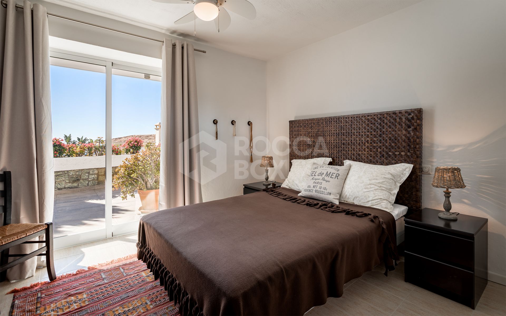 Fantastic villa with panoramic sea views walking distance to amenities in Nueva Andalucia