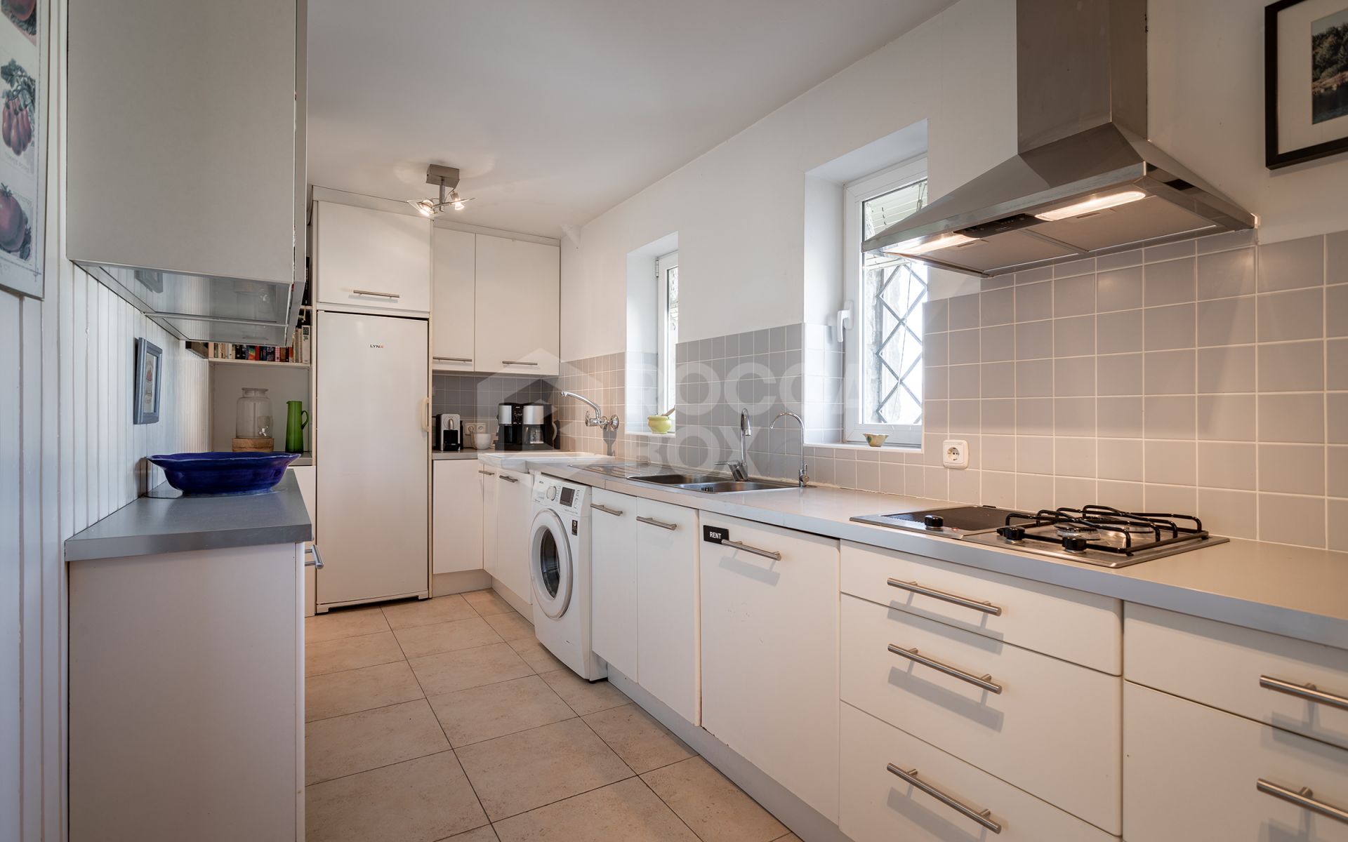 Fantastic villa with panoramic sea views walking distance to amenities in Nueva Andalucia