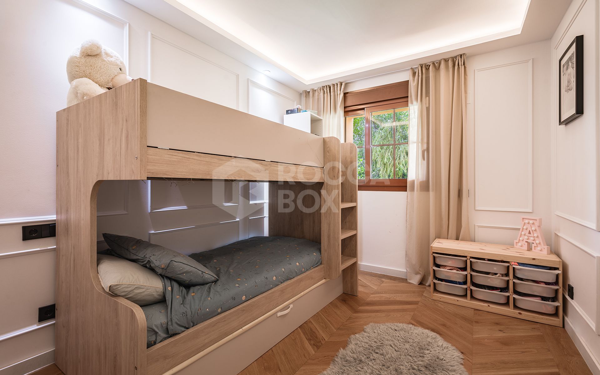 Fully renovated garden apartment in Gazules del Sol, a gated complex close to amenities in Benahavís