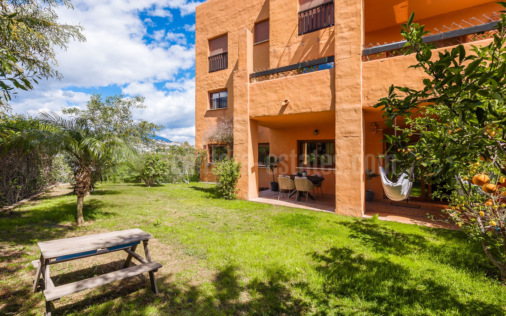 Apartamento Planta Baja en Gazules del Sol, Benahavis