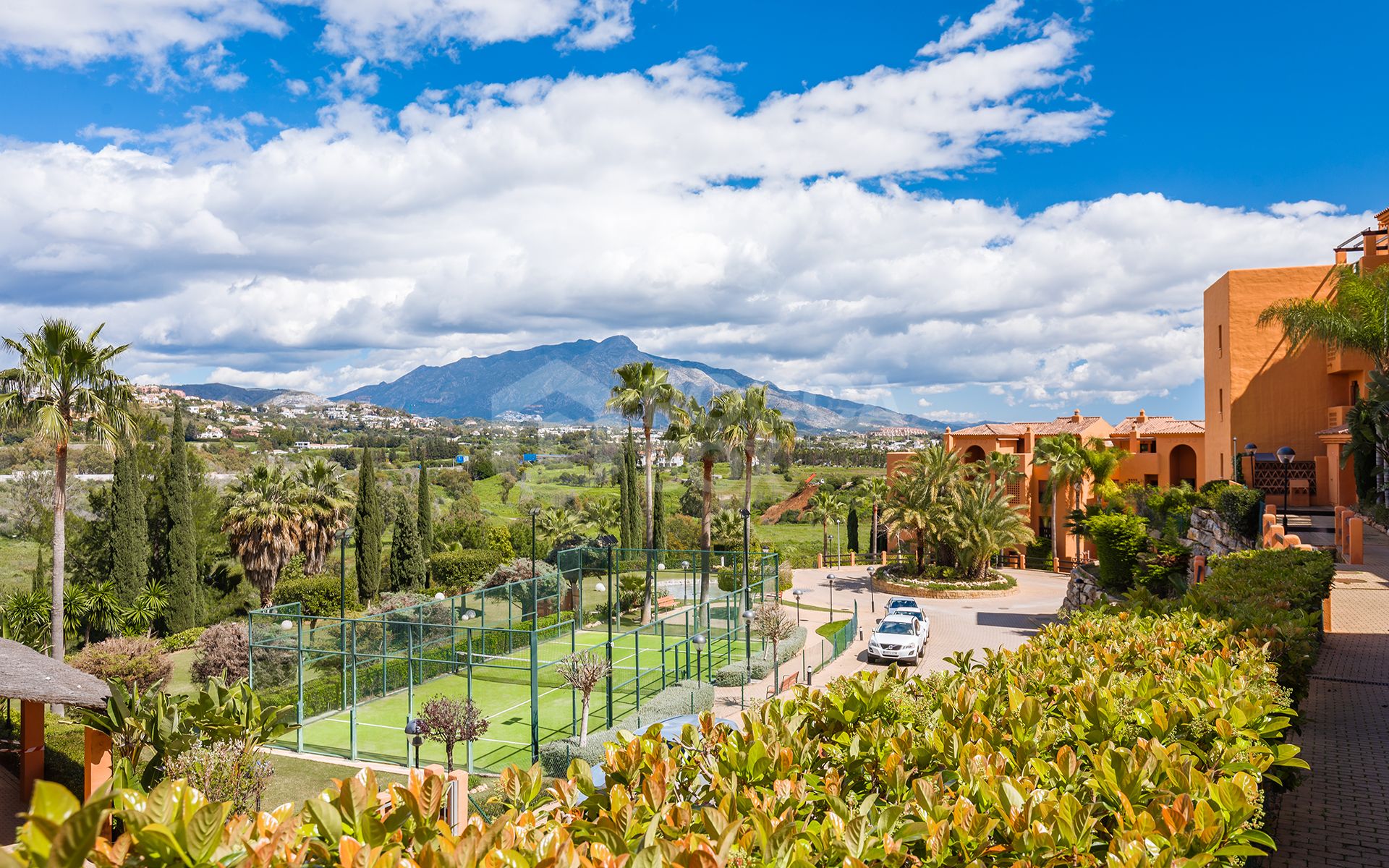 Fully renovated garden apartment in Gazules del Sol, a gated complex close to amenities in Benahavís