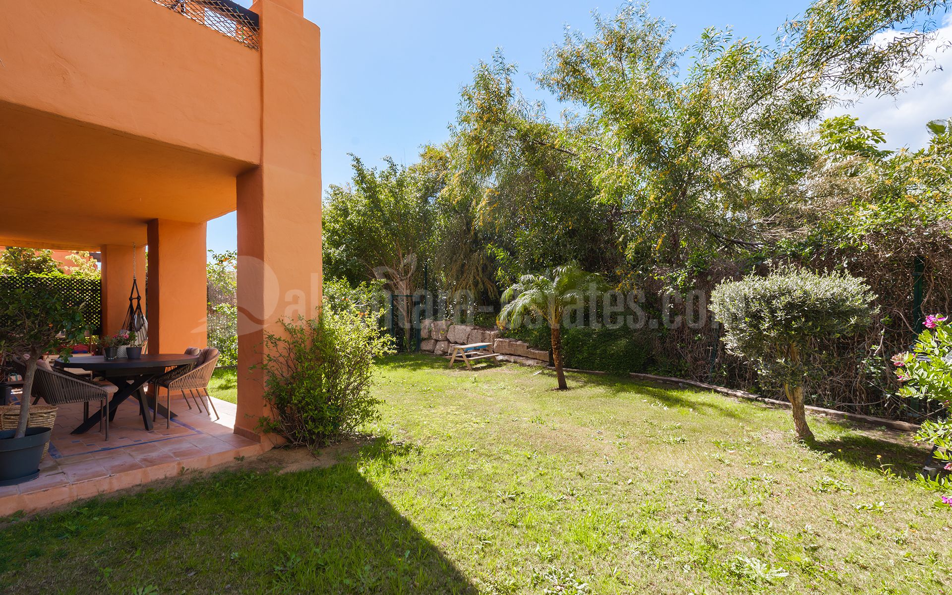 Apartamento Planta Baja en Gazules del Sol, Benahavis
