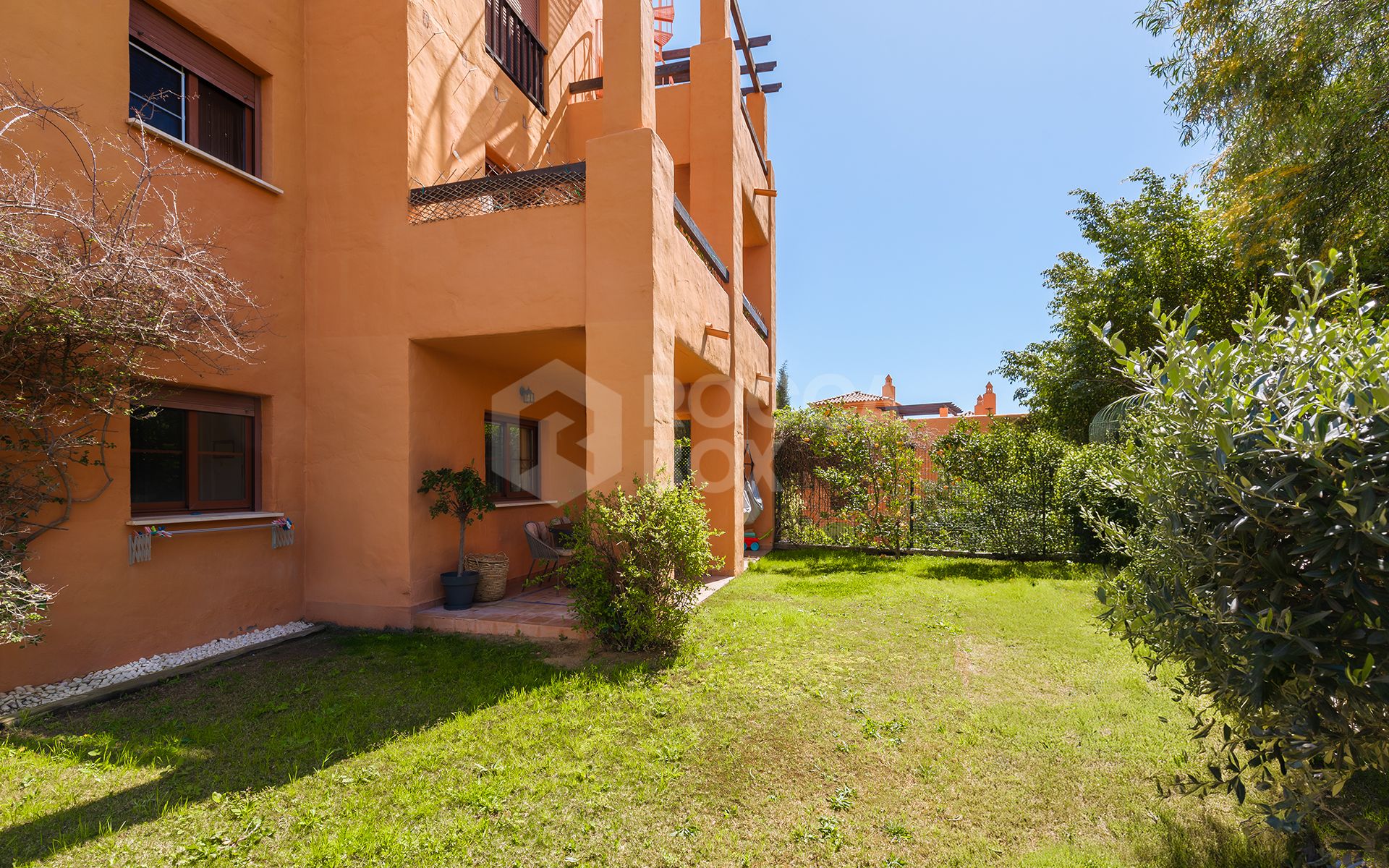 Fully renovated garden apartment in Gazules del Sol, a gated complex close to amenities in Benahavís