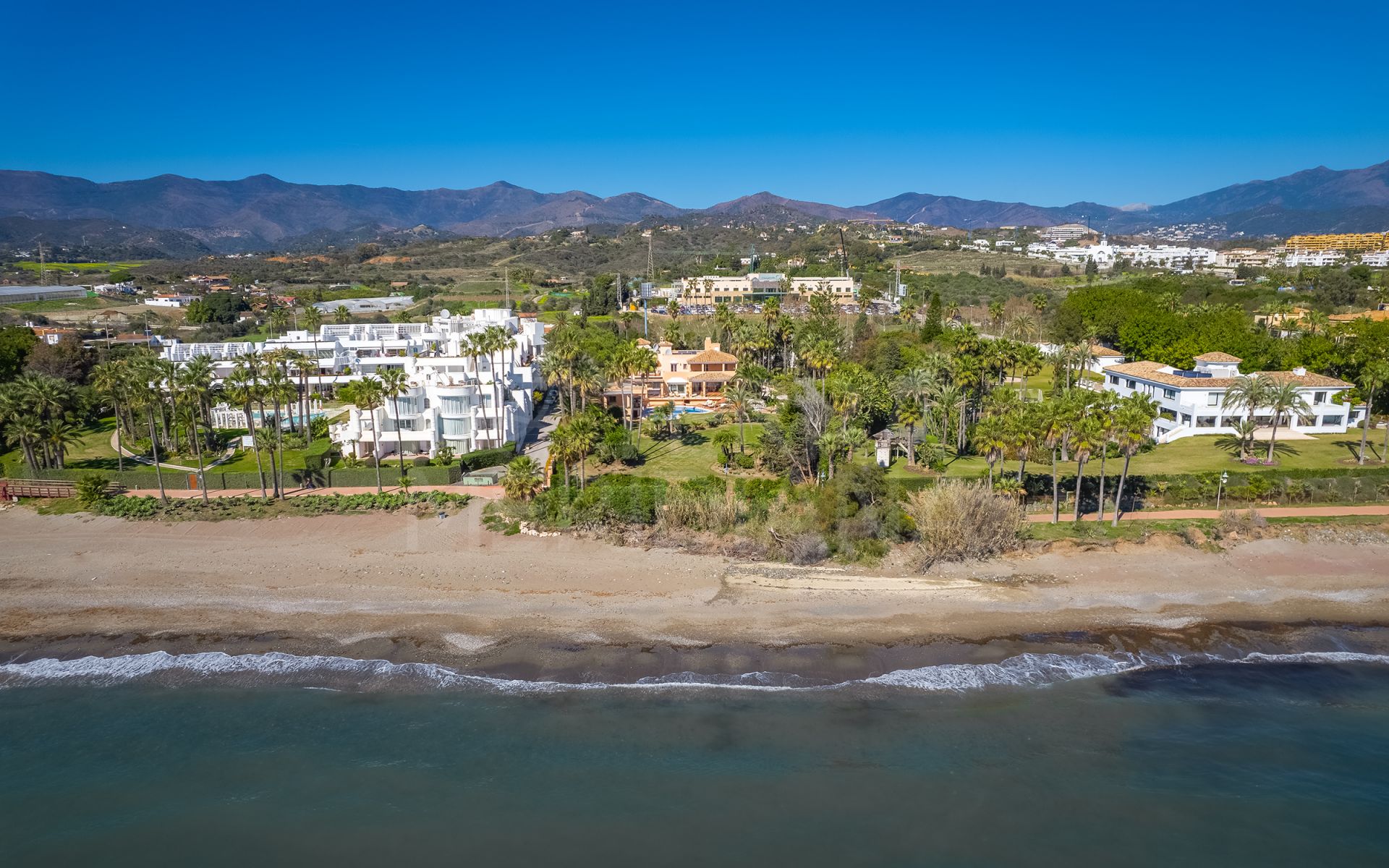 Villa in Hacienda Beach, Estepona