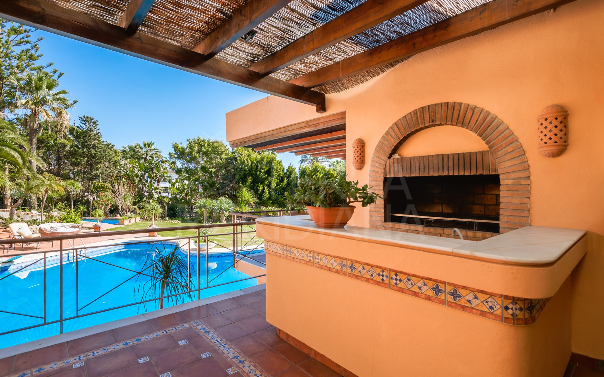 Villa in Hacienda Beach, Estepona
