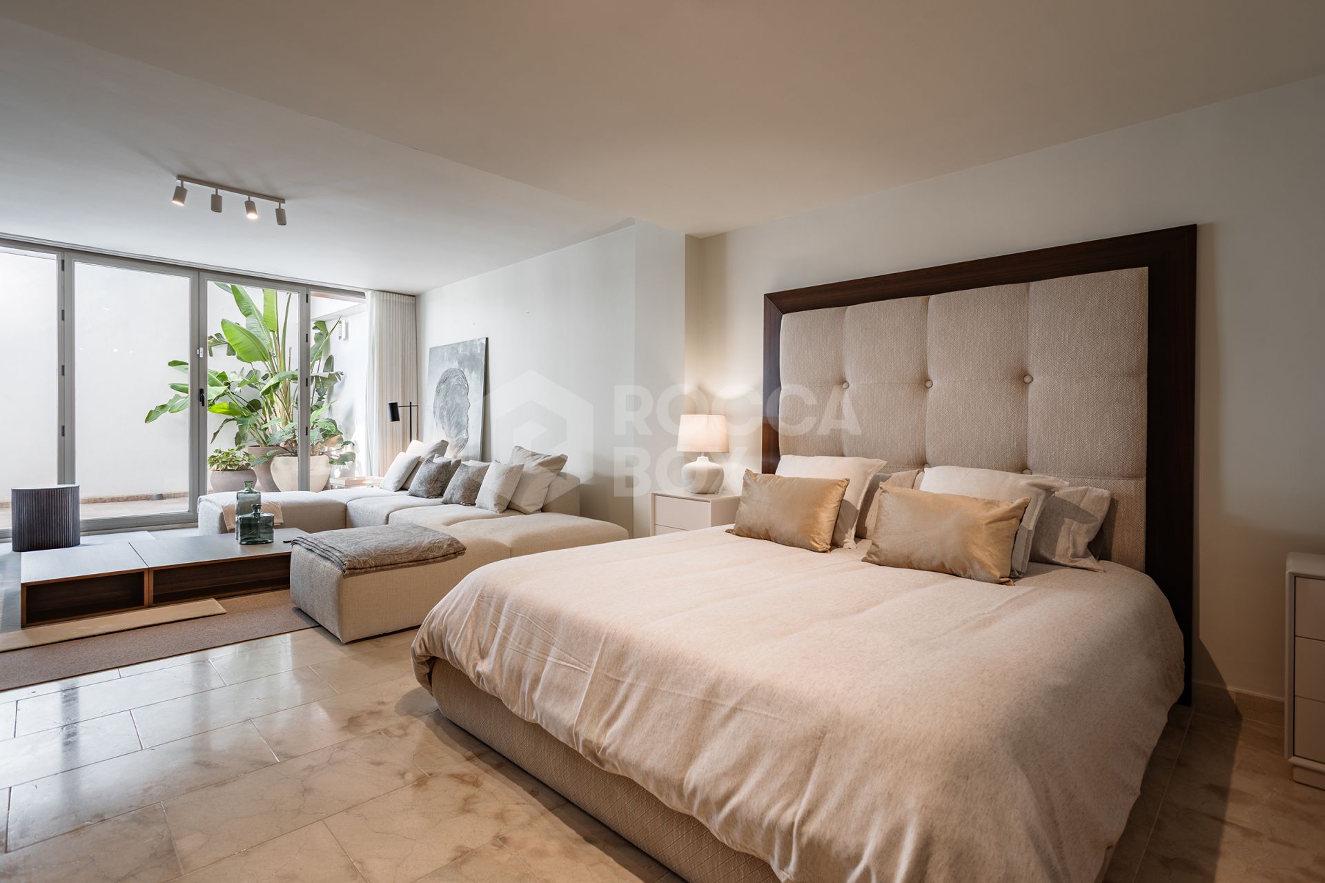 Semi-detached house with open views in Marbella Views, Benahavís