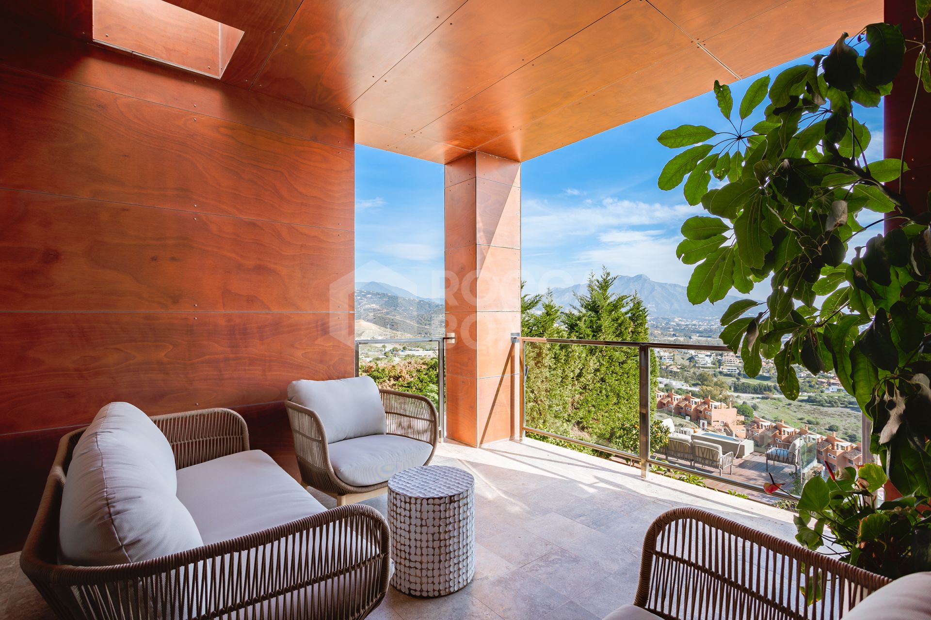 Semi-detached house with open views in Marbella Views, Benahavís