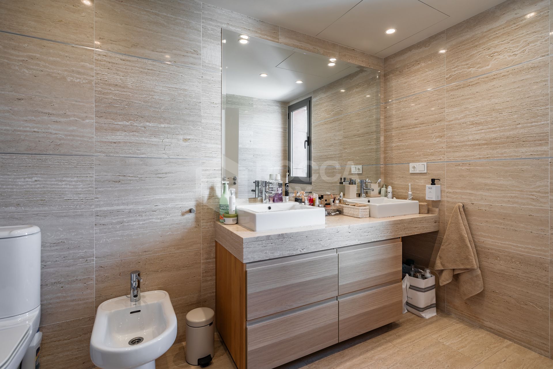 Semi-detached house with open views in Marbella Views, Benahavís