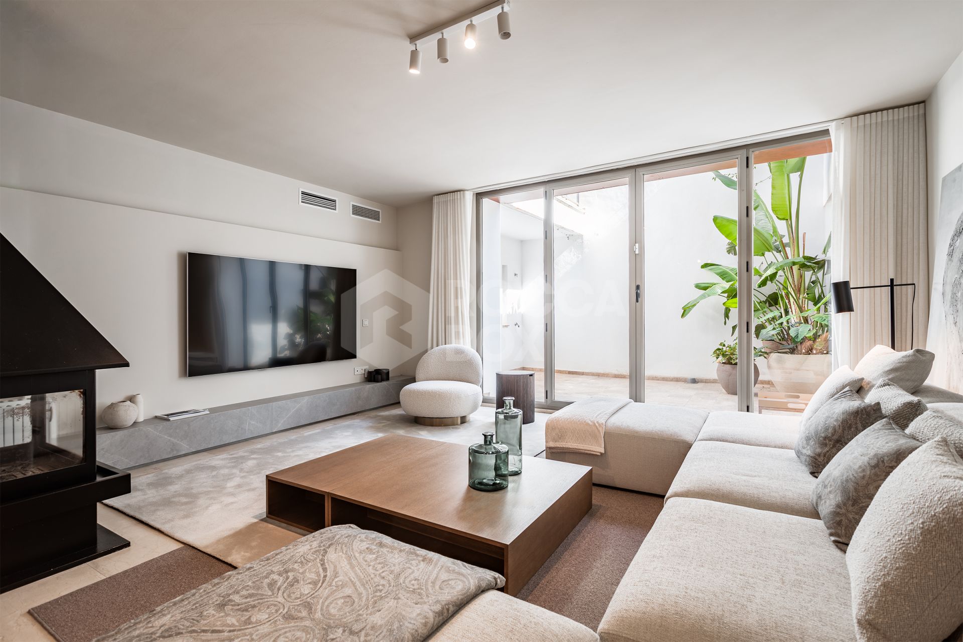 Semi-detached house with open views in Marbella Views, Benahavís