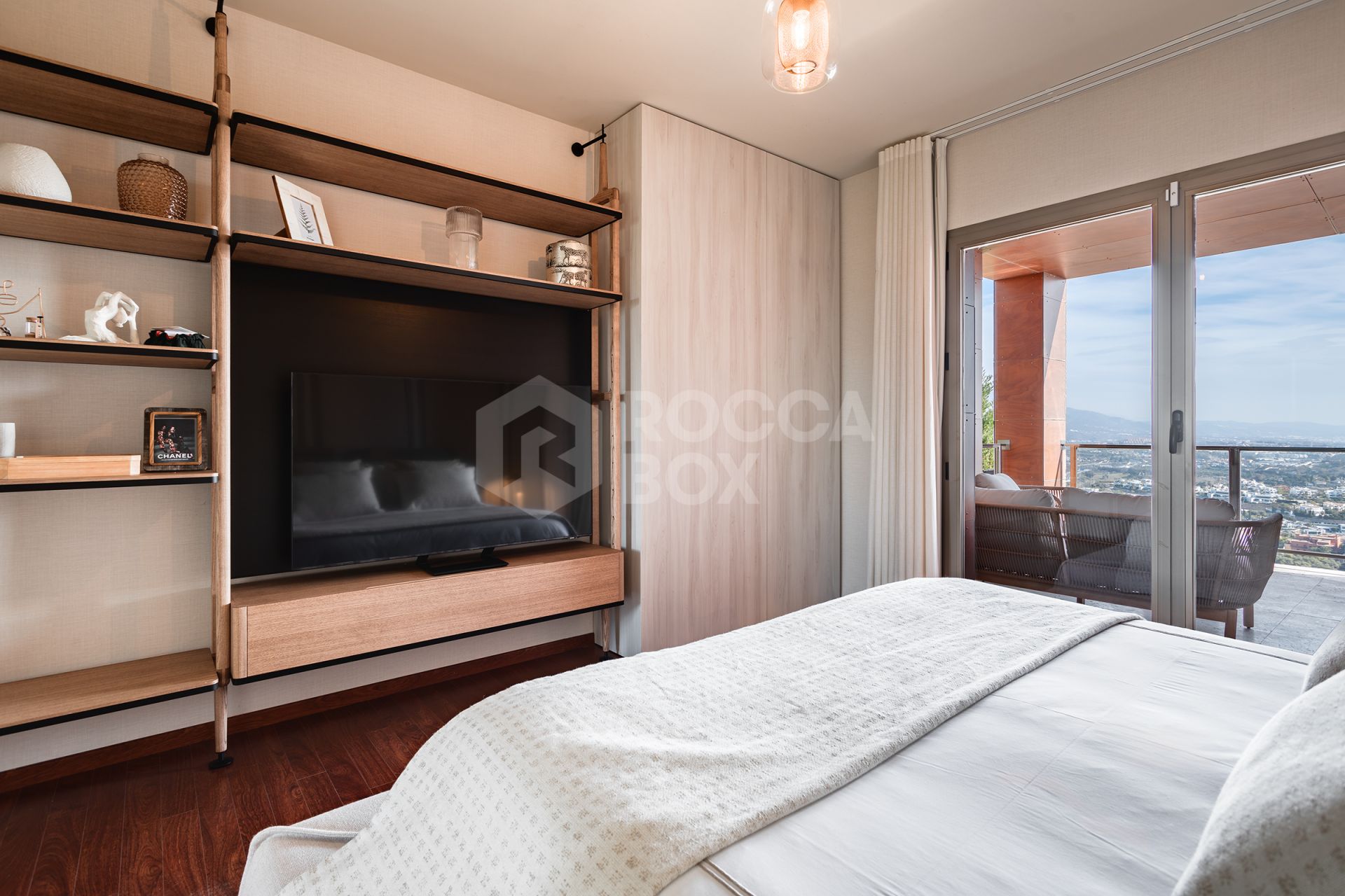 Semi-detached house with open views in Marbella Views, Benahavís