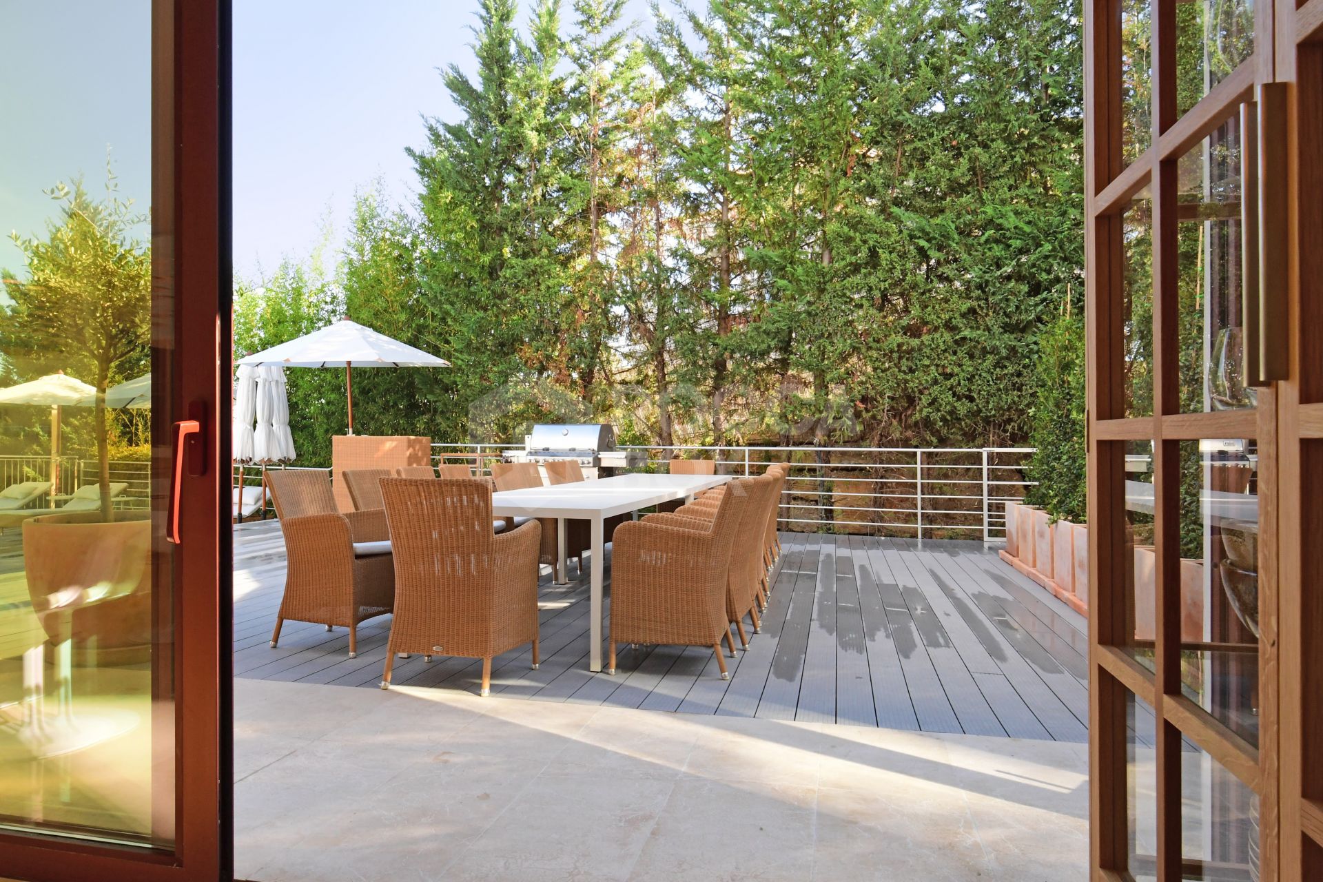 Fully renovated villa with panoramic mountain views situated next to Los Naranjos