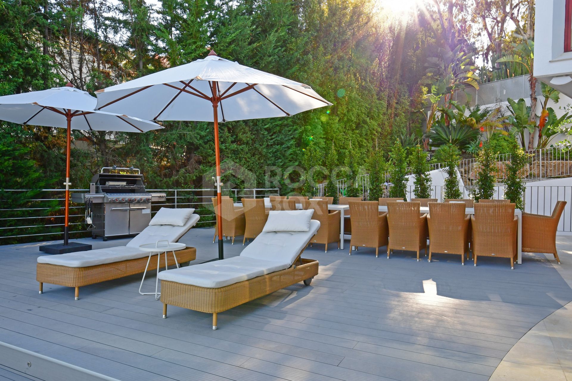 Fully renovated villa with panoramic mountain views situated next to Los Naranjos