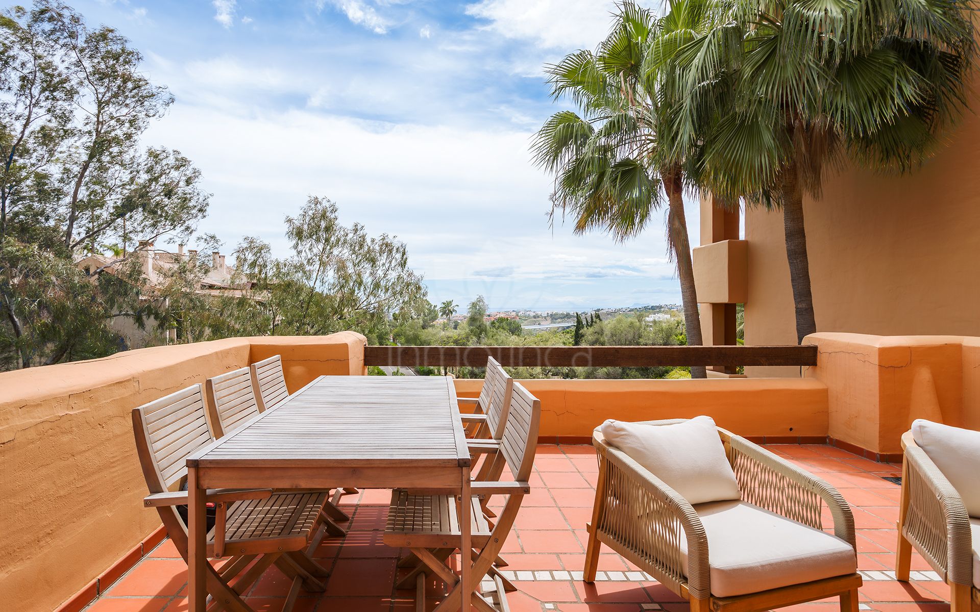 Apartamento en Cumbres de Los Almendros, Benahavis