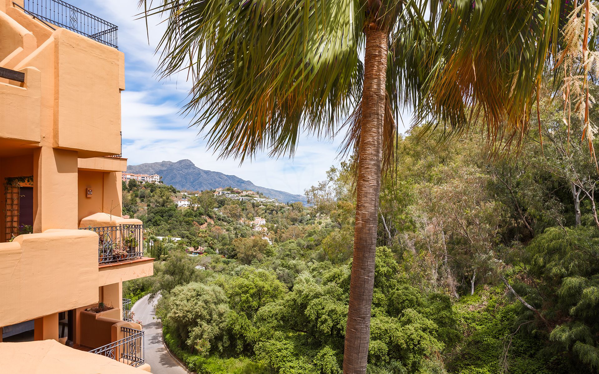 Apartamento en Cumbres de Los Almendros, Benahavis