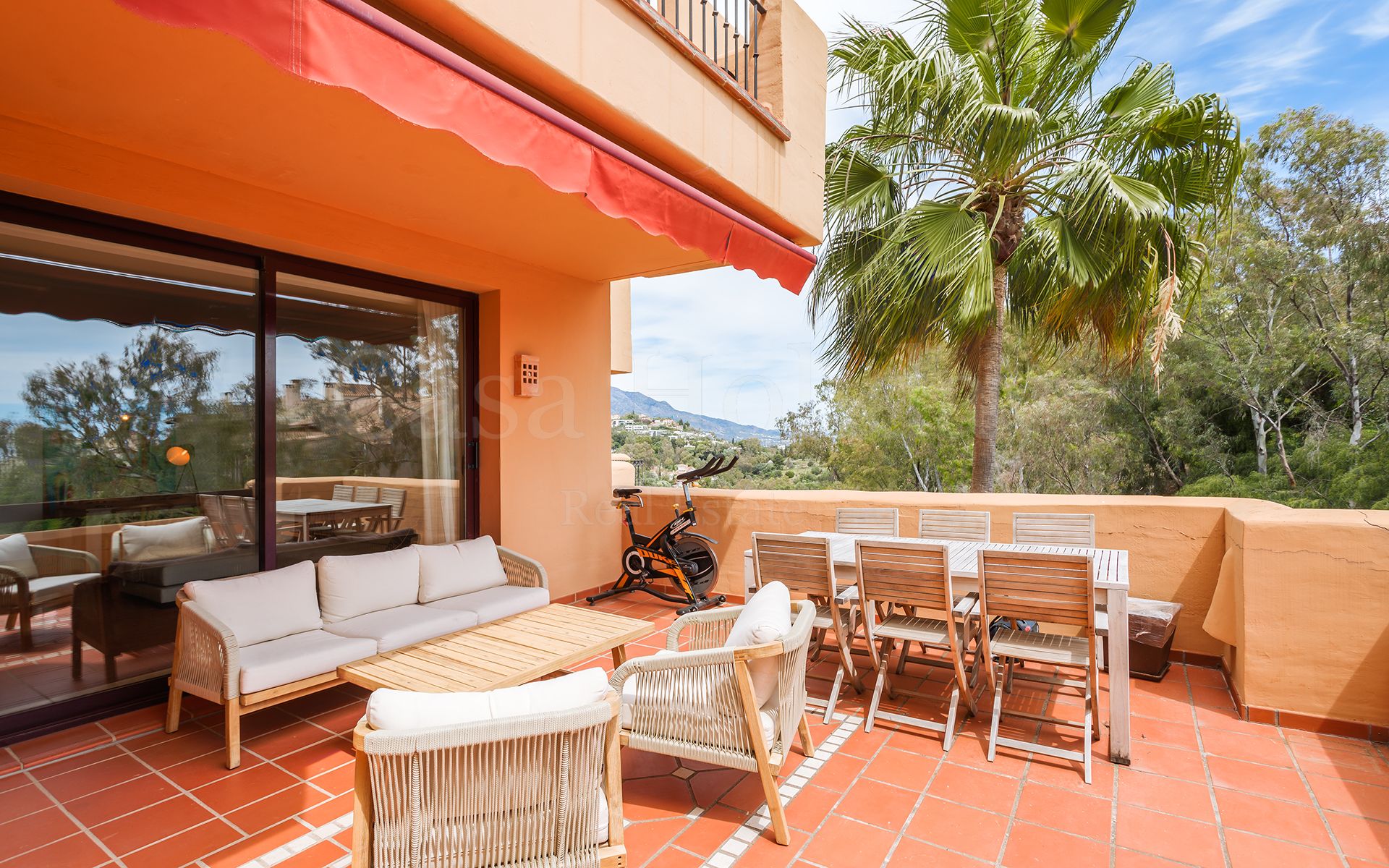 Apartment in Cumbres de Los Almendros, Benahavis