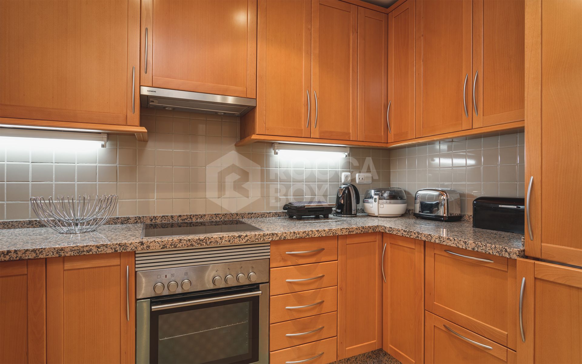 Elegant 2-Bedroom apartment with Panoramic Sea Views in Cumbres de Los Almendros, Benahavís